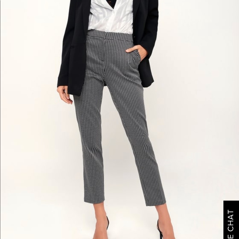 🌟NEW🌟 Work The Room B&W Plaid Ruffle Pants